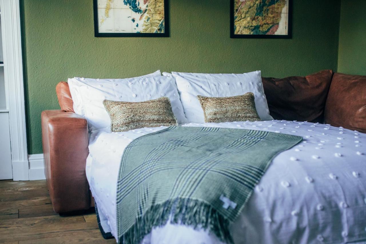 The Main Street Burrow - Your Perfect Hideaway St Boswells المظهر الخارجي الصورة