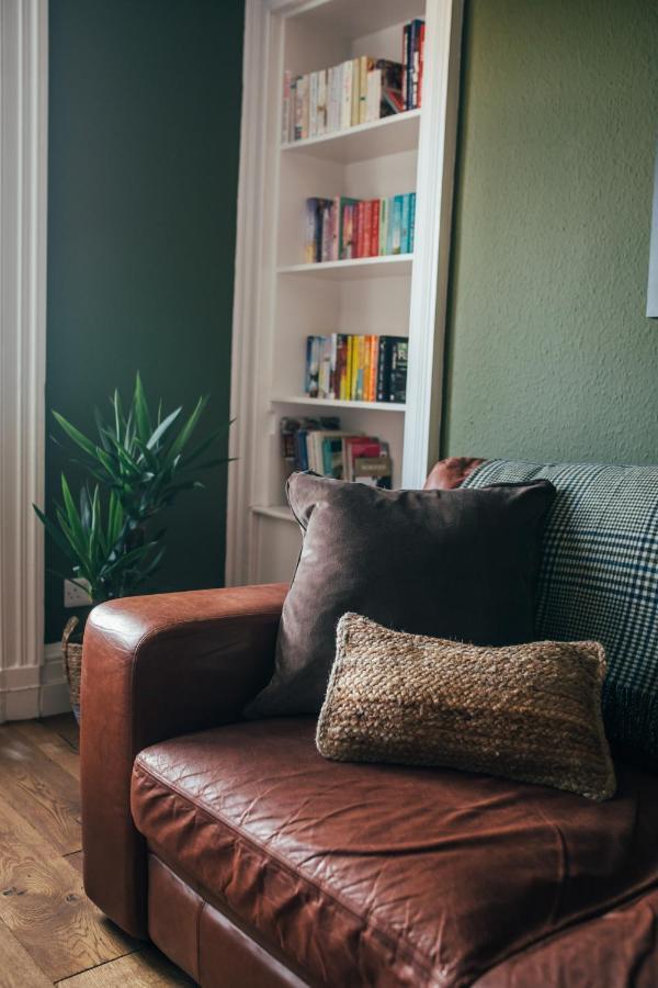 The Main Street Burrow - Your Perfect Hideaway St Boswells المظهر الخارجي الصورة