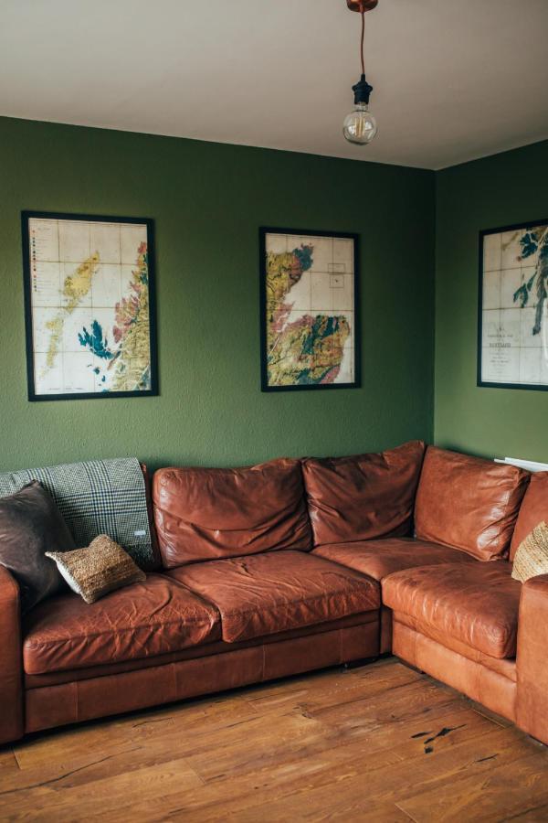 The Main Street Burrow - Your Perfect Hideaway St Boswells المظهر الخارجي الصورة